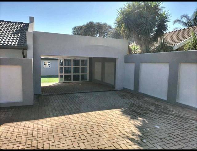 5 BEDROOM HOUSE FOR SALE IN WIERDA PARK